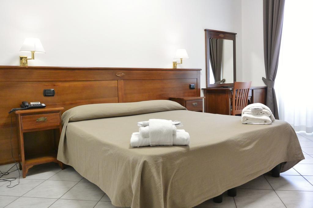 Hotel Trentina Milan Room photo