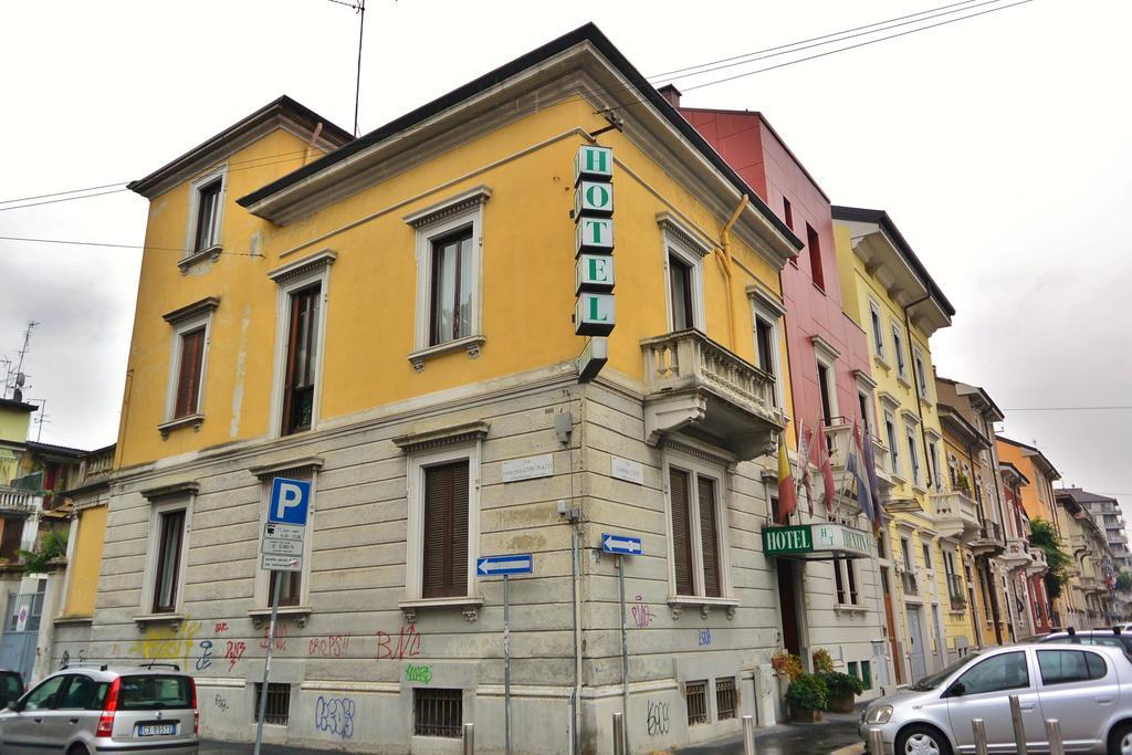 Hotel Trentina Milan Exterior photo