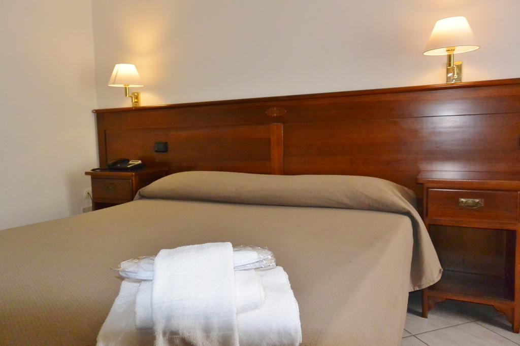 Hotel Trentina Milan Exterior photo