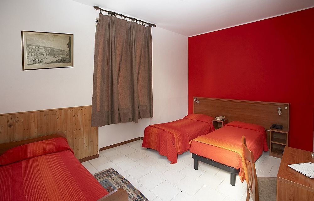 Hotel Trentina Milan Exterior photo